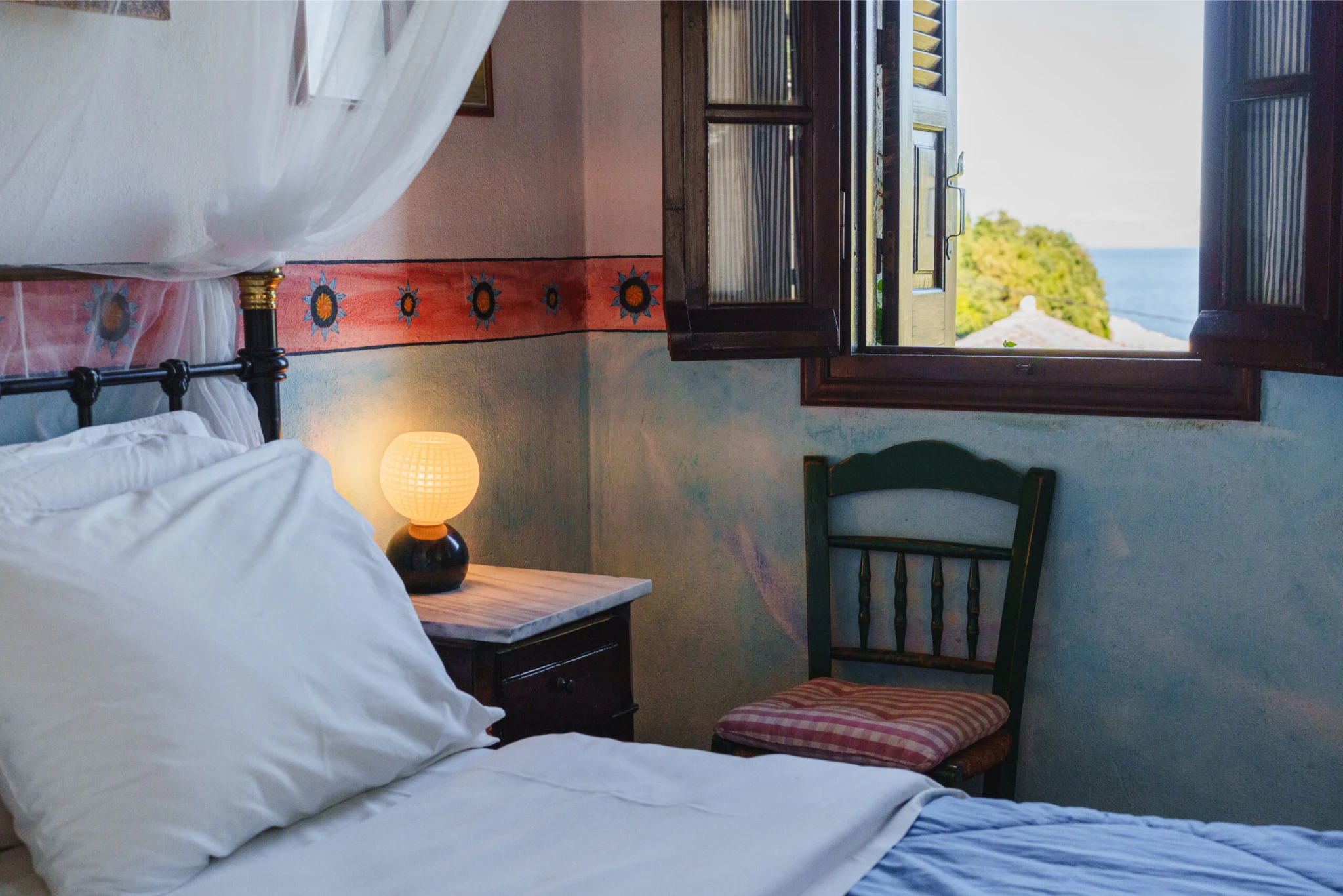 Traditional bedroom Hotel Damouchari Pelion Greece